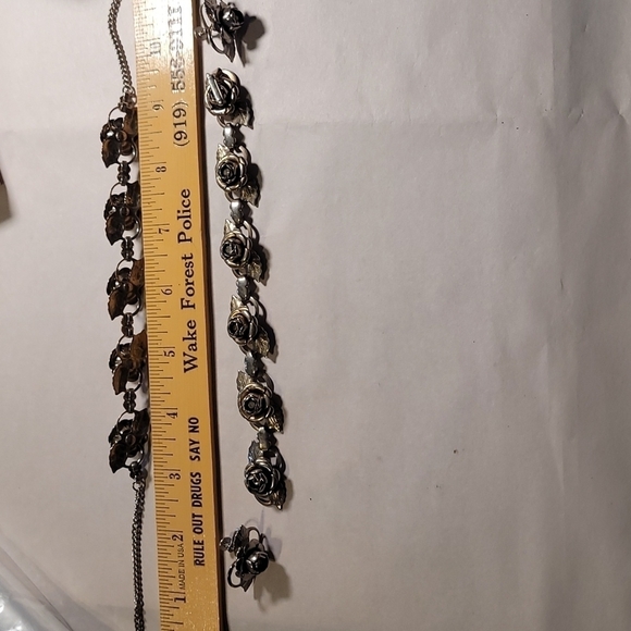 Vintage 1950 Rose Necklace, bracelet and earrings Set - Picture 9 of 9